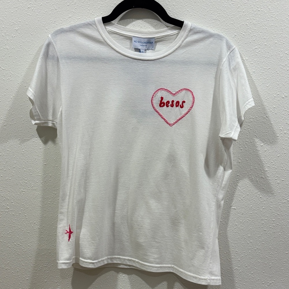 Mi Golondrina “Besos” White Tee